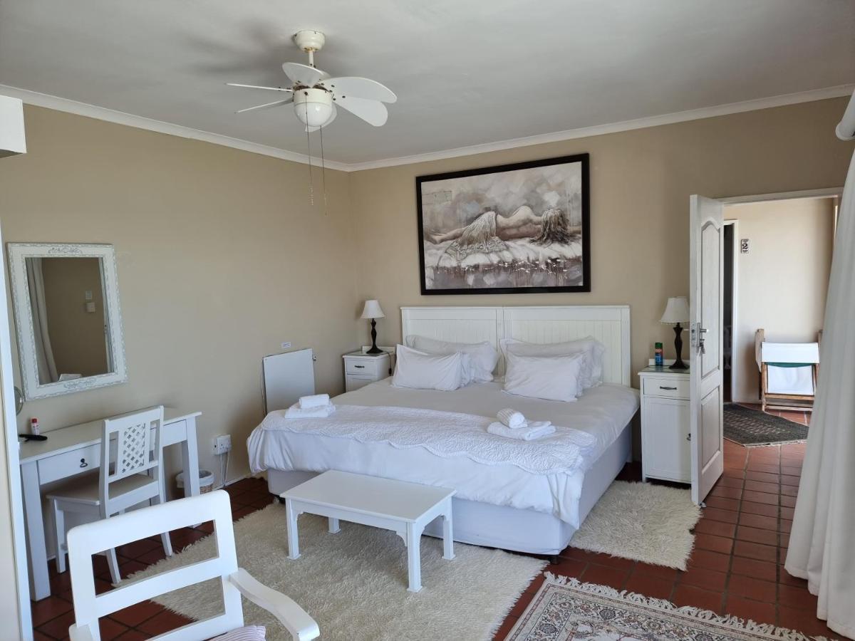 The Bay Lodge Gansbaai Exteriör bild