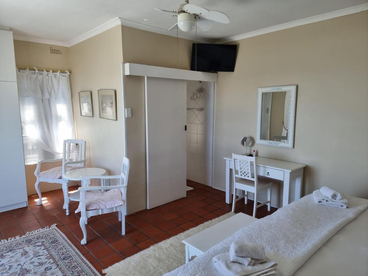 The Bay Lodge Gansbaai Exteriör bild