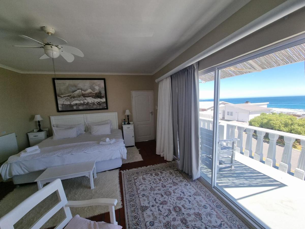 The Bay Lodge Gansbaai Exteriör bild