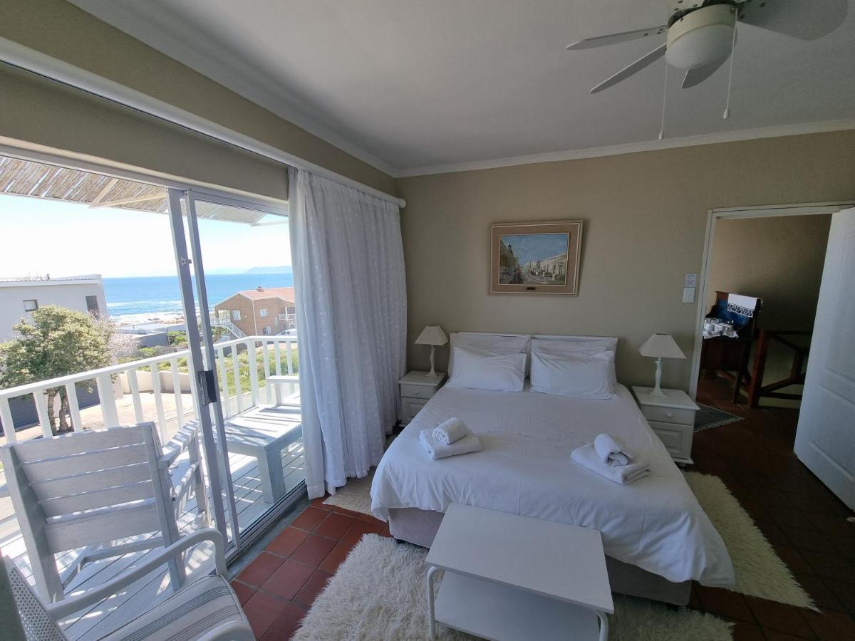 The Bay Lodge Gansbaai Exteriör bild
