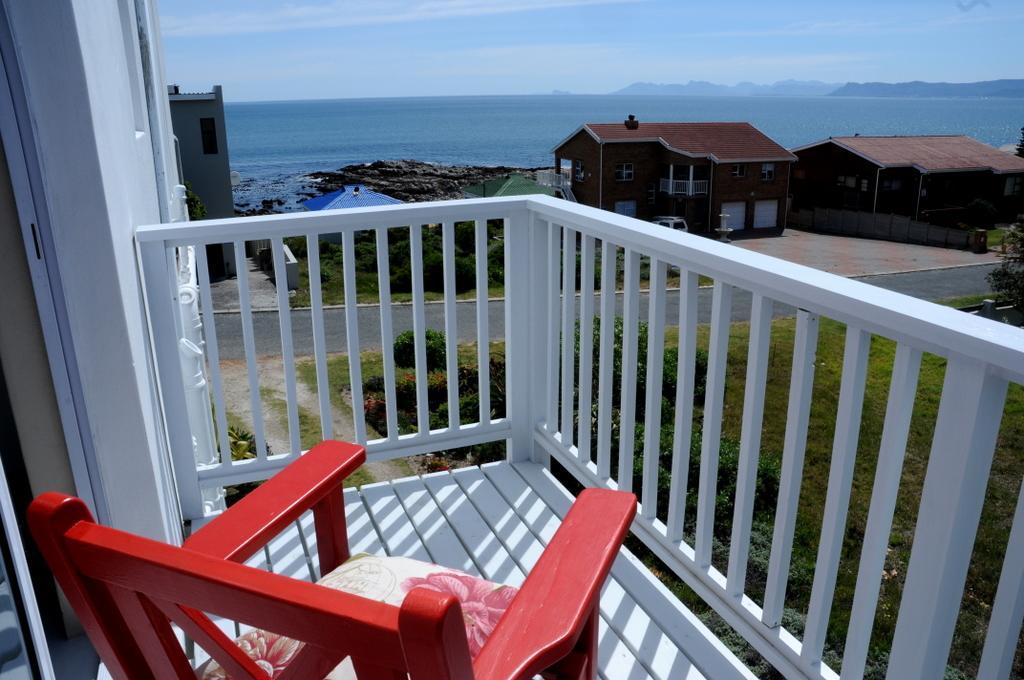 The Bay Lodge Gansbaai Exteriör bild