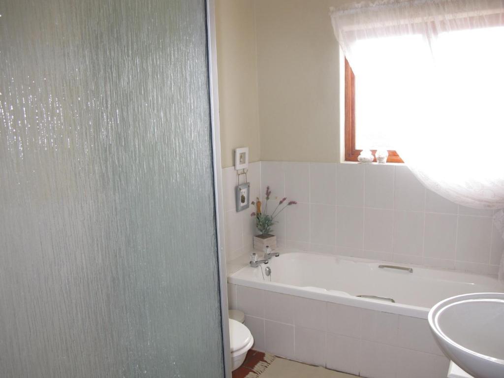 The Bay Lodge Gansbaai Rum bild